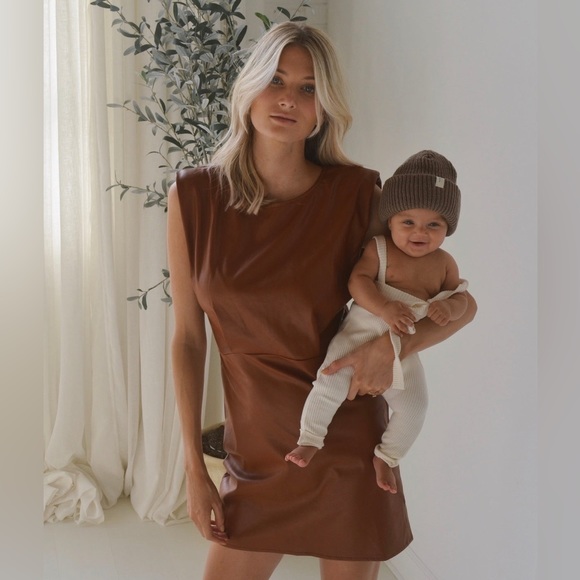 NWOT En Saison Vegan Leather Shoulder Padded Mini Dress in Cognac - Picture 1 of 8